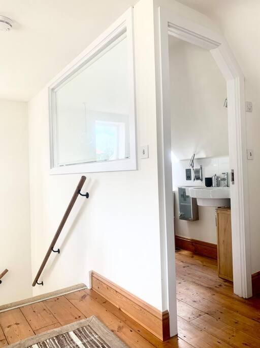 Delightful Ely House Bright And Warm With Cathedral View Exterior foto