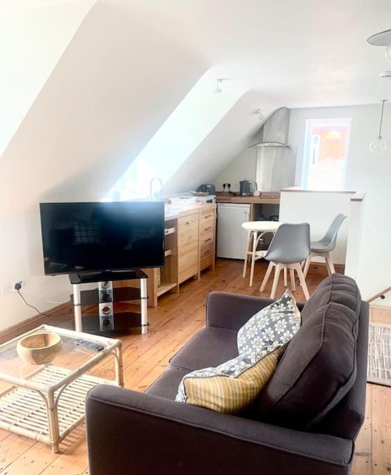 Delightful Ely House Bright And Warm With Cathedral View Exterior foto